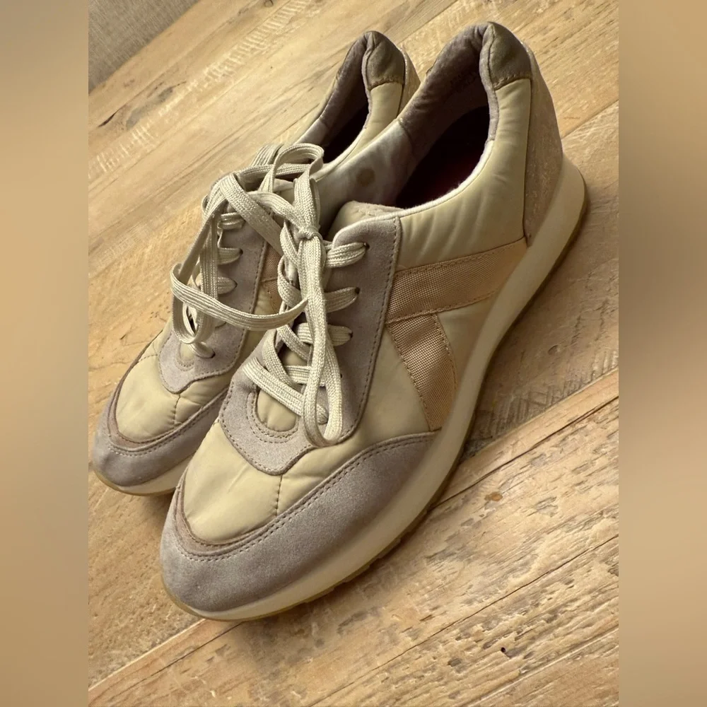 Munro Piper Suede / Nylon Casual Sneakers EUC 10.5 N